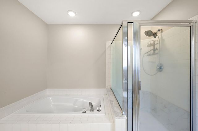 28849 Hearthstone Drive, Novi, MI 48377