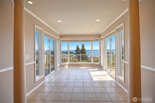 505 Green Island Way, Camano Island, WA 98282