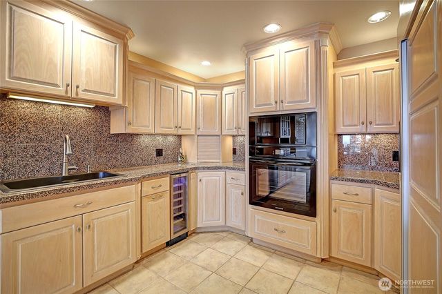 505 Green Island Way, Camano Island, WA 98282