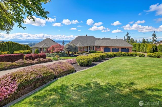 505 Green Island Way, Camano Island, WA 98282