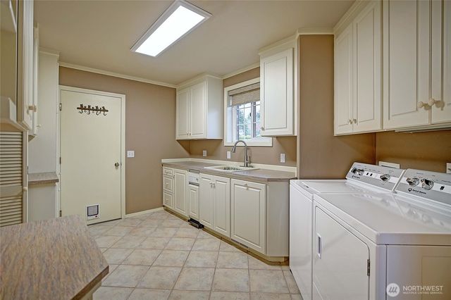 505 Green Island Way, Camano Island, WA 98282