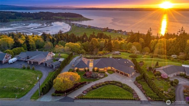 505 Green Island Way, Camano Island, WA 98282