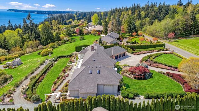 505 Green Island Way, Camano Island, WA 98282