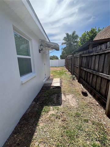 674 HERITAGE LANE A, Largo, FL 33770
