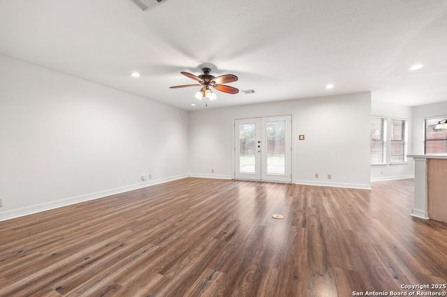 8619 Park Olympia, Universal City, TX 78148