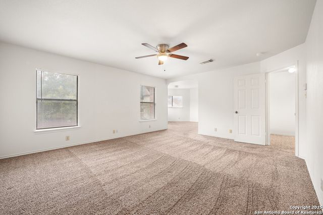 8619 Park Olympia, Universal City, TX 78148