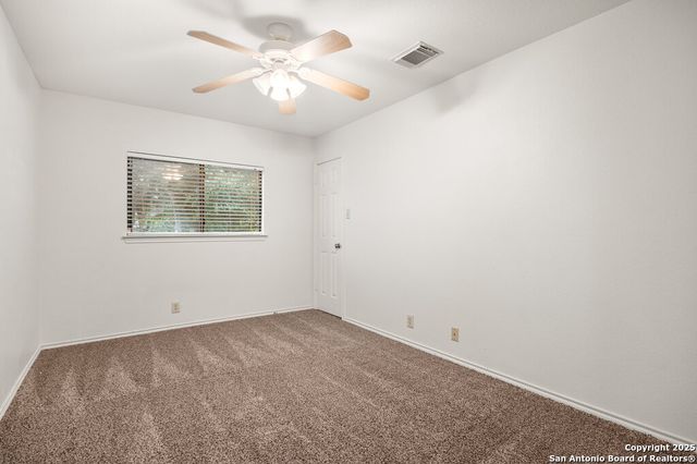 8619 Park Olympia, Universal City, TX 78148