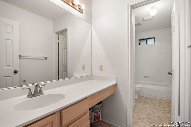 8619 Park Olympia, Universal City, TX 78148