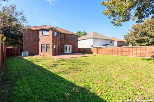 8619 Park Olympia, Universal City, TX 78148