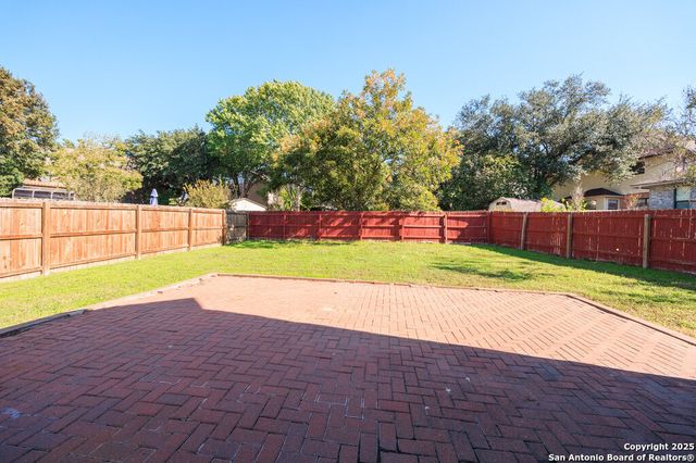 8619 Park Olympia, Universal City, TX 78148
