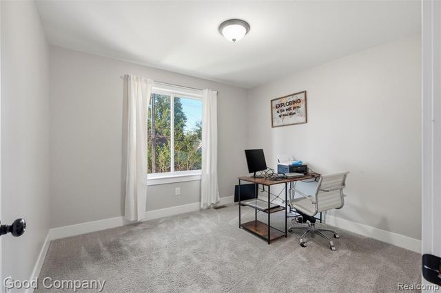 1218 E Bernhard Avenue, Hazel Park, MI 48030