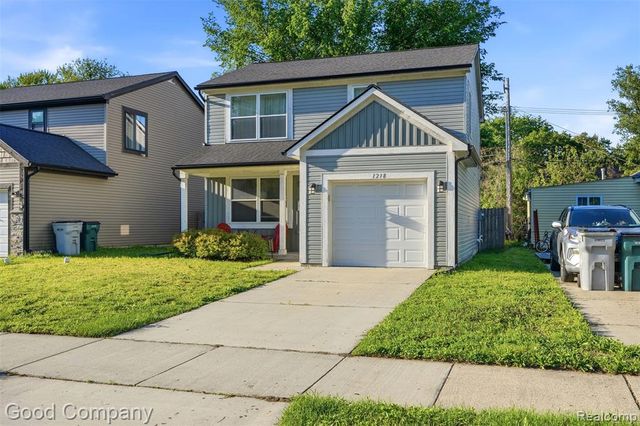 1218 E Bernhard Avenue, Hazel Park, MI 48030