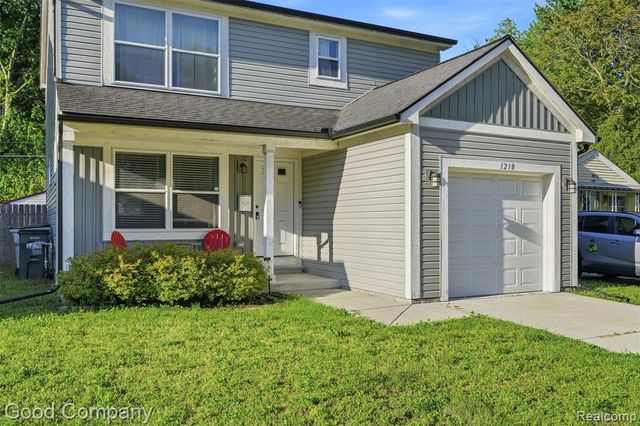 1218 E Bernhard Avenue, Hazel Park, MI 48030