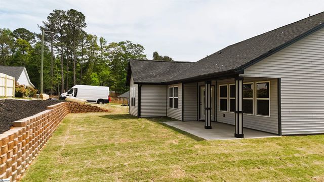 362 W Church Avenue, Cowpens, SC 29330