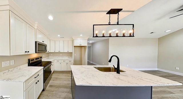 362 W Church Avenue, Cowpens, SC 29330