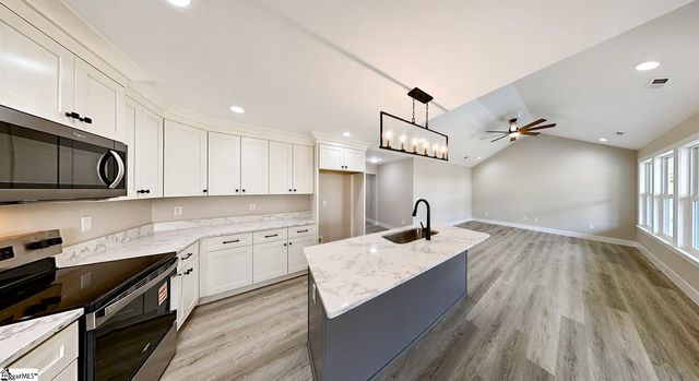 362 W Church Avenue, Cowpens, SC 29330