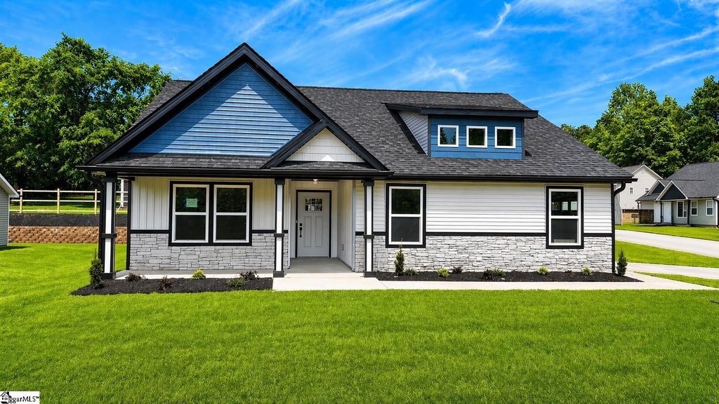 362 W Church Avenue, Cowpens, SC 29330