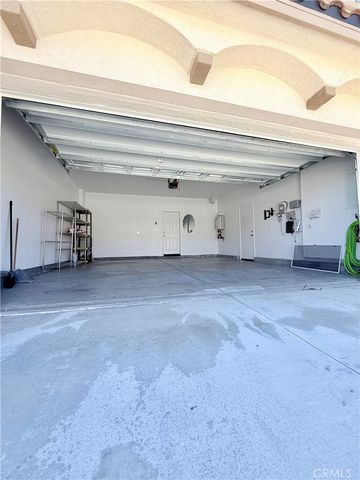 16977 Red Tail, Fontana, CA 92336