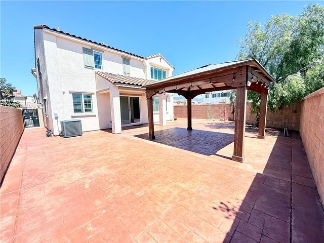 16977 Red Tail, Fontana, CA 92336