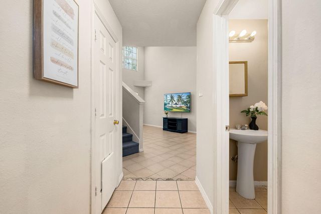 6418 England Street, Houston, TX 77021