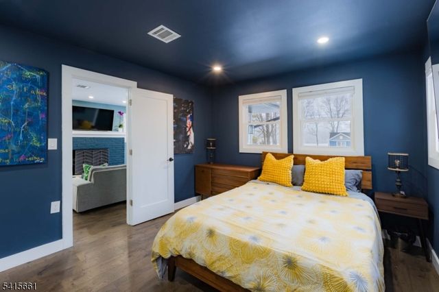 18 Lake St, Vernon Twp., NJ 07422