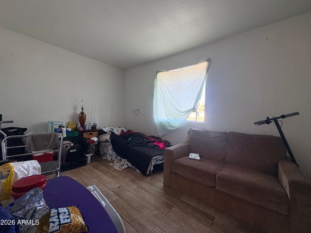 5619 W LA REATA Avenue, Phoenix, AZ 85035