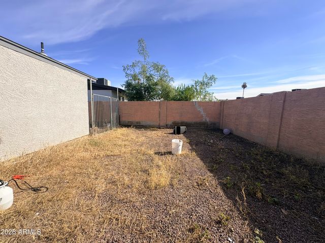 5619 W LA REATA Avenue, Phoenix, AZ 85035