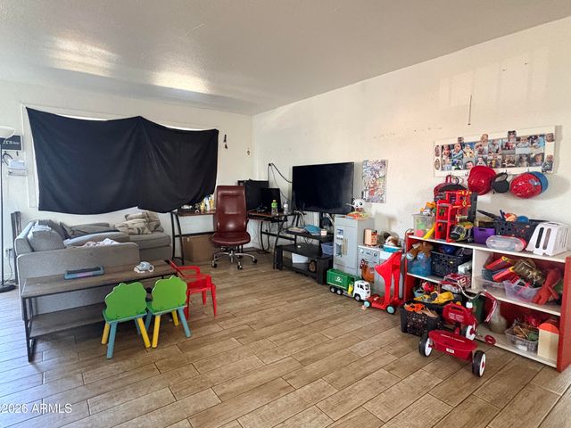 5619 W LA REATA Avenue, Phoenix, AZ 85035