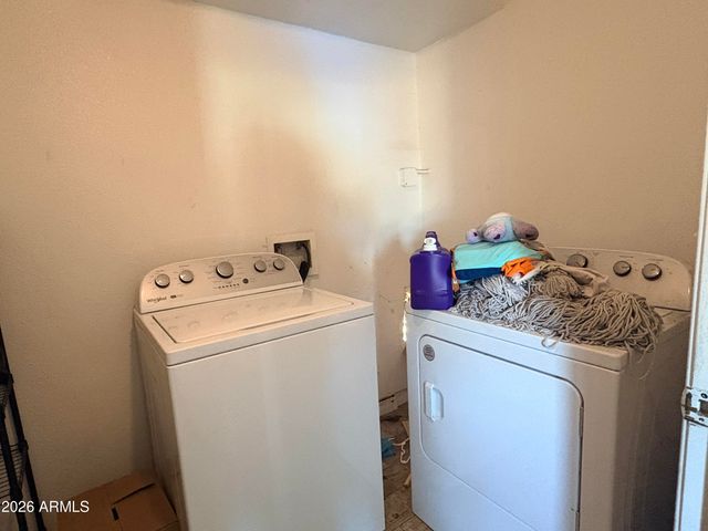 5619 W LA REATA Avenue, Phoenix, AZ 85035