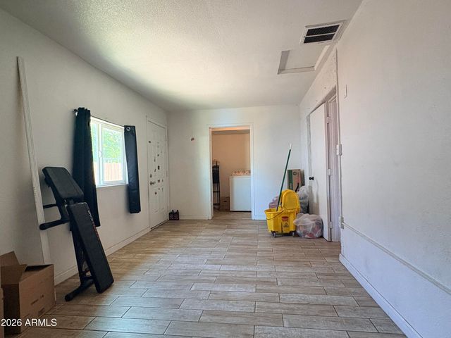 5619 W LA REATA Avenue, Phoenix, AZ 85035