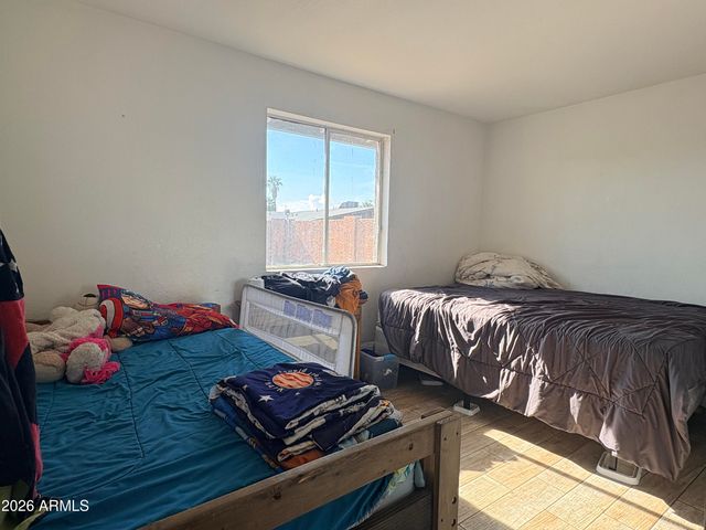 5619 W LA REATA Avenue, Phoenix, AZ 85035