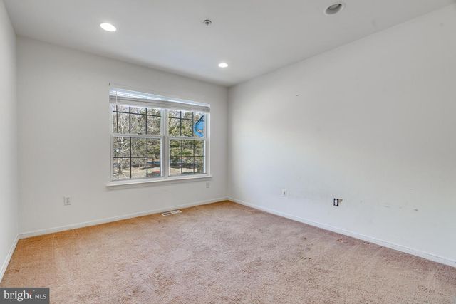 1502 BEACON HILL DR, Sicklerville, NJ 08081