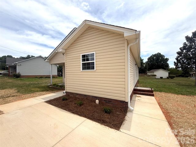 121 S Beaver Street, Landis, NC 28088