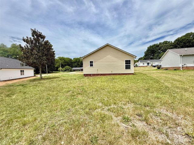 121 S Beaver Street, Landis, NC 28088