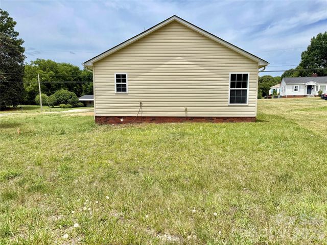 121 S Beaver Street, Landis, NC 28088