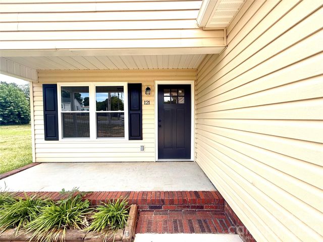 121 S Beaver Street, Landis, NC 28088