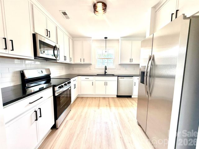 121 S Beaver Street, Landis, NC 28088