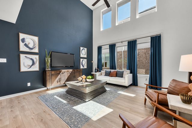 1752 Edgeway Drive, Aubrey, TX 76227