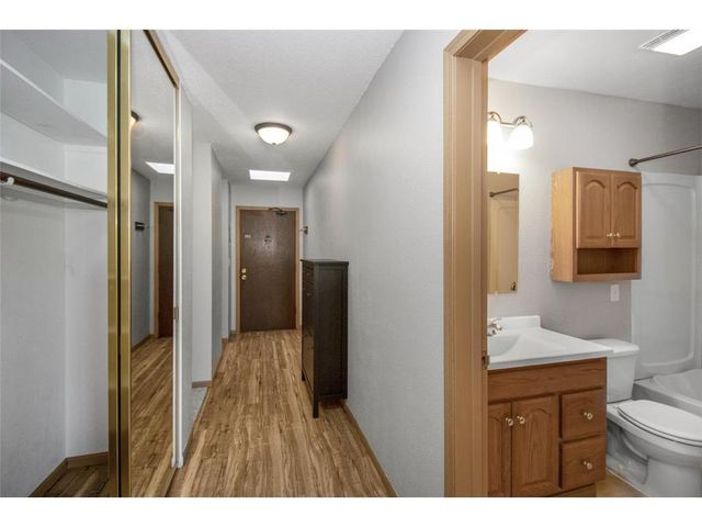 7414 W 22nd Street 315, Saint Louis Park, MN 55426