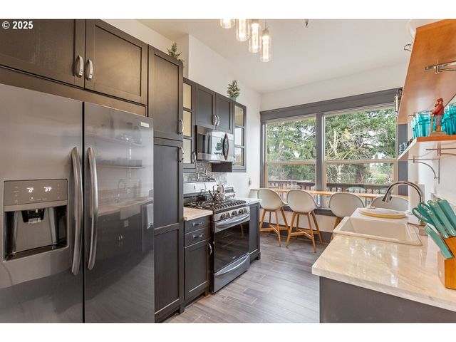 8212 N DENVER Ave, Portland, OR 97217