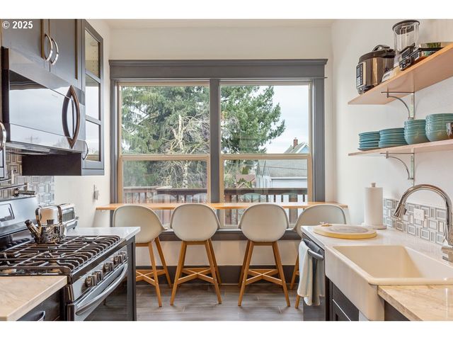 8212 N DENVER Ave, Portland, OR 97217