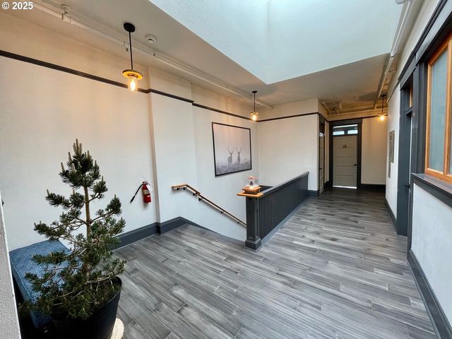 8212 N DENVER Ave, Portland, OR 97217