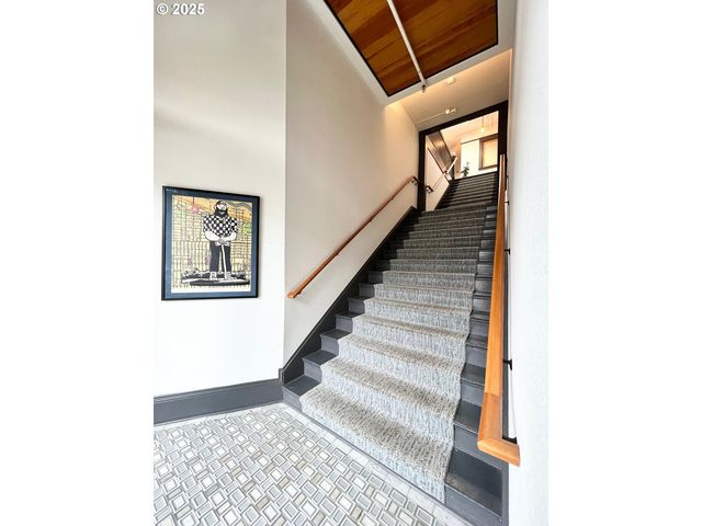 8212 N DENVER Ave, Portland, OR 97217