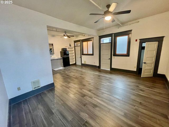 8212 N DENVER Ave, Portland, OR 97217