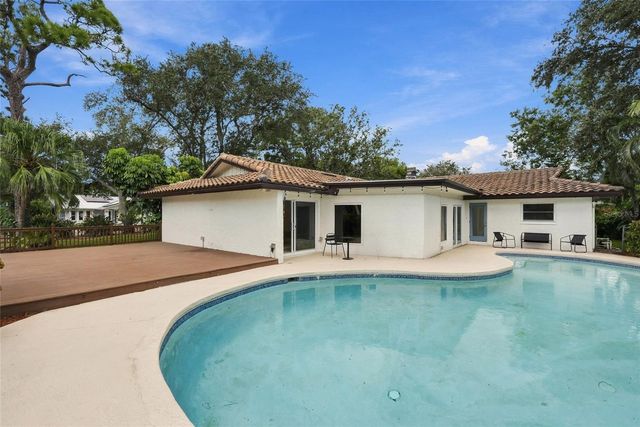 7220 SUNSHINE DRIVE S, St Petersburg, FL 33705