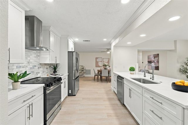 7220 SUNSHINE DRIVE S, St Petersburg, FL 33705