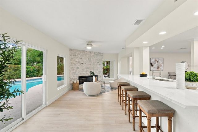 7220 SUNSHINE DRIVE S, St Petersburg, FL 33705