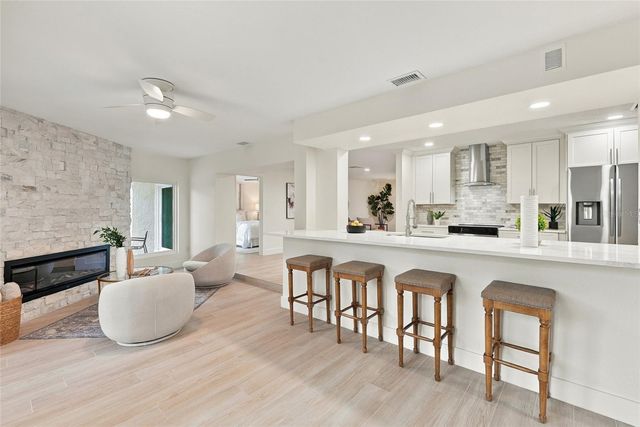 7220 SUNSHINE DRIVE S, St Petersburg, FL 33705