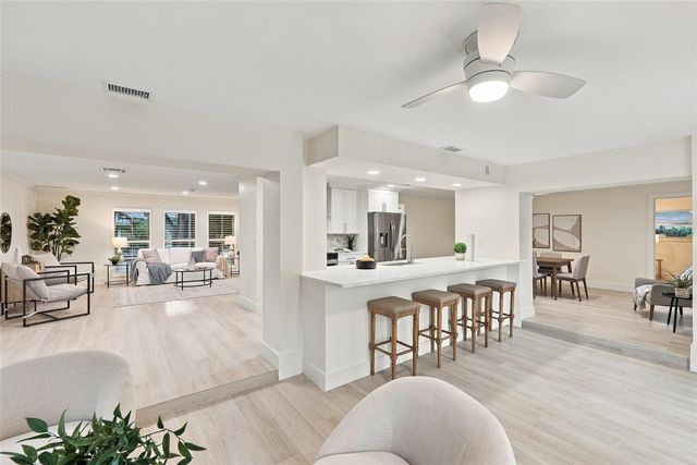 7220 SUNSHINE DRIVE S, St Petersburg, FL 33705