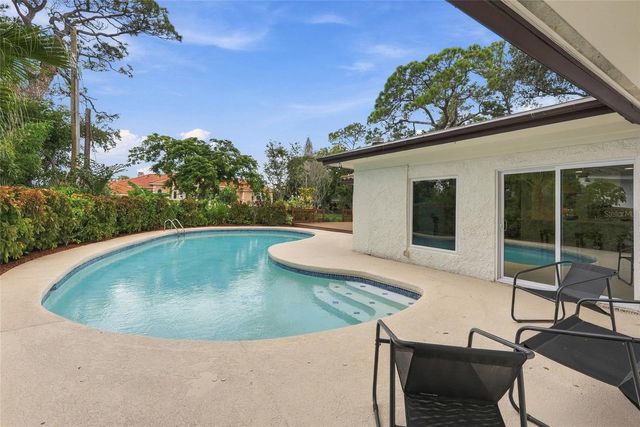 7220 SUNSHINE DRIVE S, St Petersburg, FL 33705